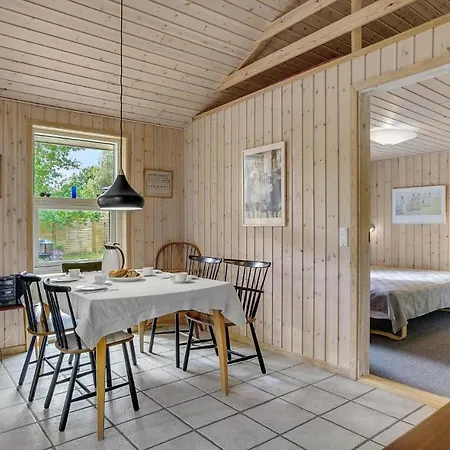 Solvaenget Vaeggerlose X Casa vacanze Bøtø By