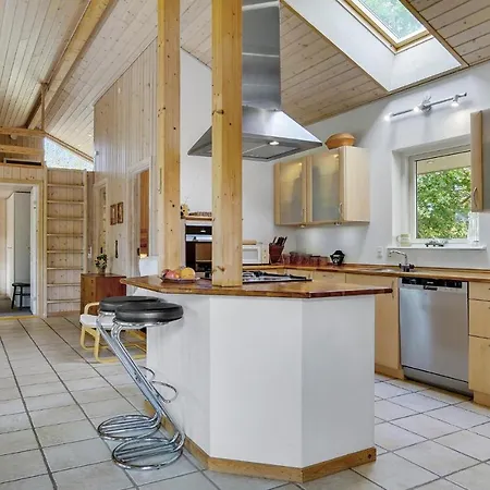 Cozy In Vaeggerlose With Kitchen