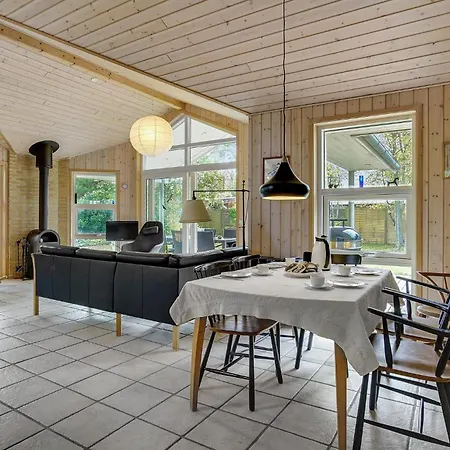 Solvaenget Vaeggerlose X Casa vacanze Bøtø By